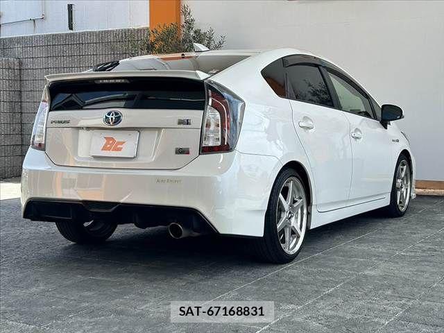 Toyota PRIUS 2014-03 7456919-14
