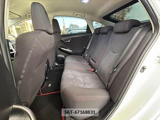 Toyota PRIUS 2014-03 7456919-17