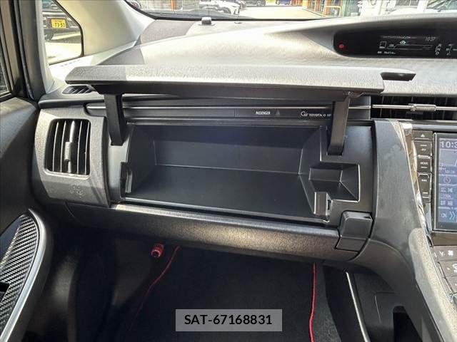 Toyota PRIUS 2014-03 7456919-25