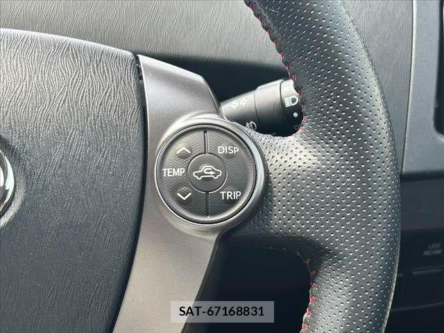 Toyota PRIUS 2014-03 7456919-28