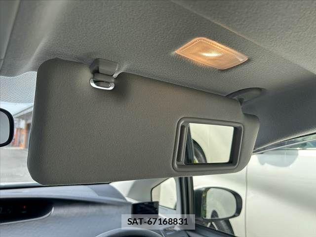 Toyota PRIUS 2014-03 7456919-29