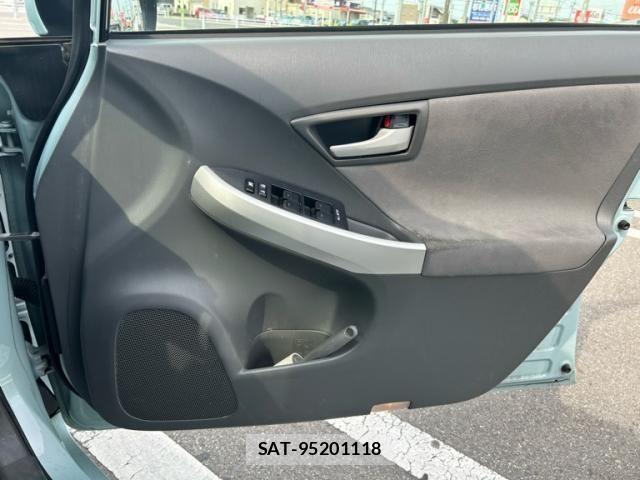Toyota PRIUS 2010-03 7456986-12