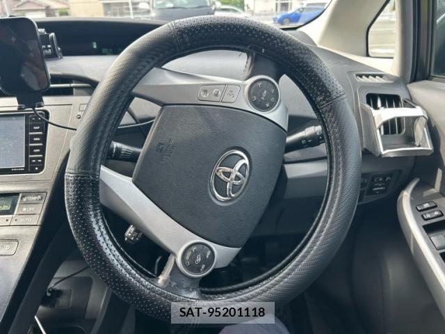 Toyota PRIUS 2010-03 7456986-14