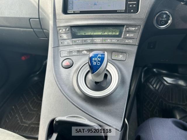 Toyota PRIUS 2010-03 7456986-17