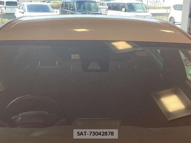 Toyota PRIUS 2020-11 7456872-15