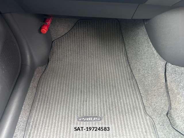 Toyota PRIUS 2010-01 7456942-14