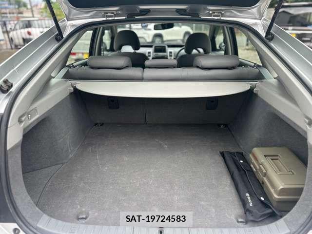 Toyota PRIUS 2010-01 7456942-15
