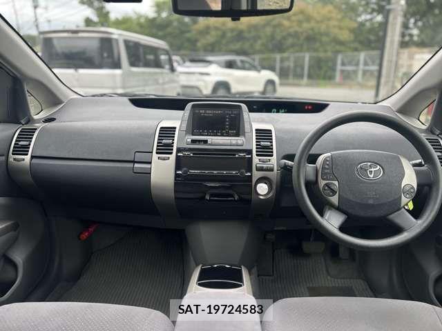 Toyota PRIUS 2010-01 7456942-1