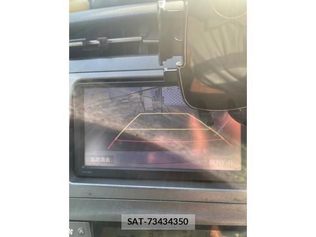 Toyota PRIUS 2015-02 7456975-11