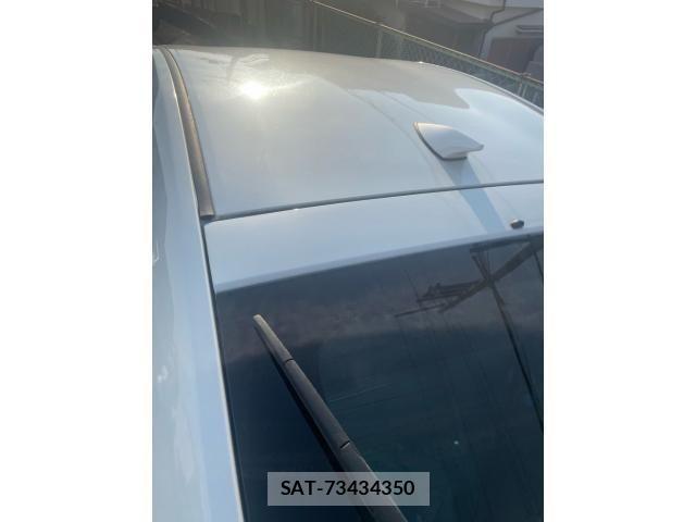 Toyota PRIUS 2015-02 7456975-17