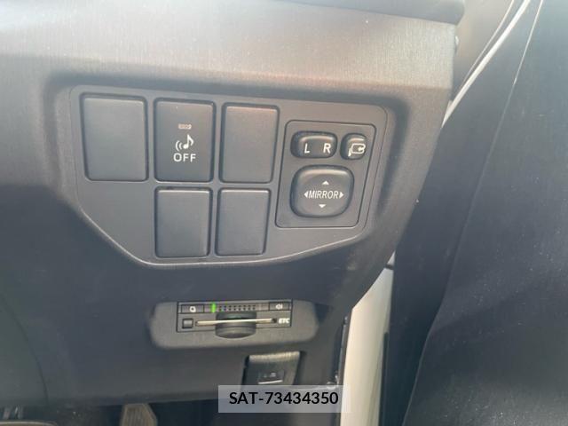Toyota PRIUS 2015-02 7456975-4