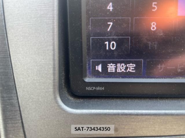 Toyota PRIUS 2015-02 7456975-8