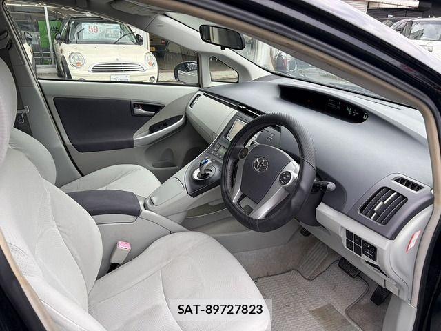 Toyota PRIUS 2010-12 7456941-10
