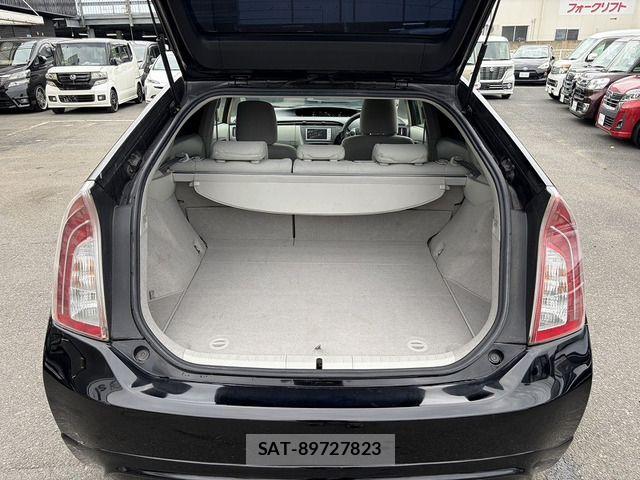 Toyota PRIUS 2010-12 7456941-14