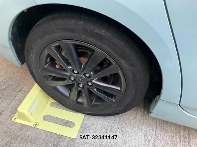 Toyota PRIUS 2009-06 7456969-7
