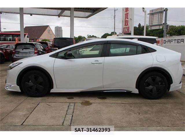 Toyota PRIUS 2023-06 7456859-9