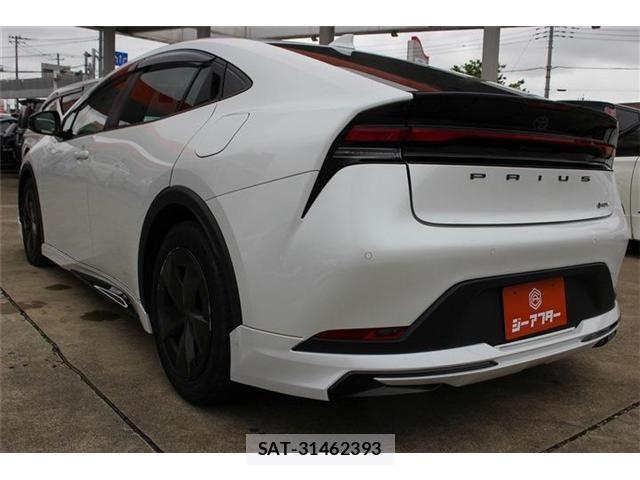 Toyota PRIUS 2023-06 7456859-10