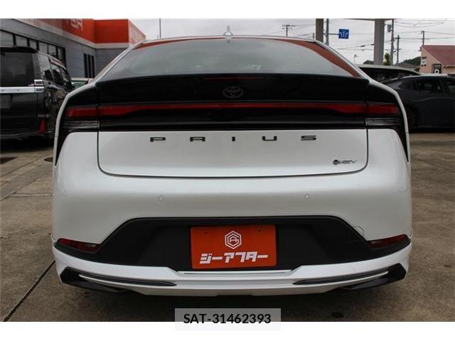 Toyota PRIUS 2023-06 7456859-11