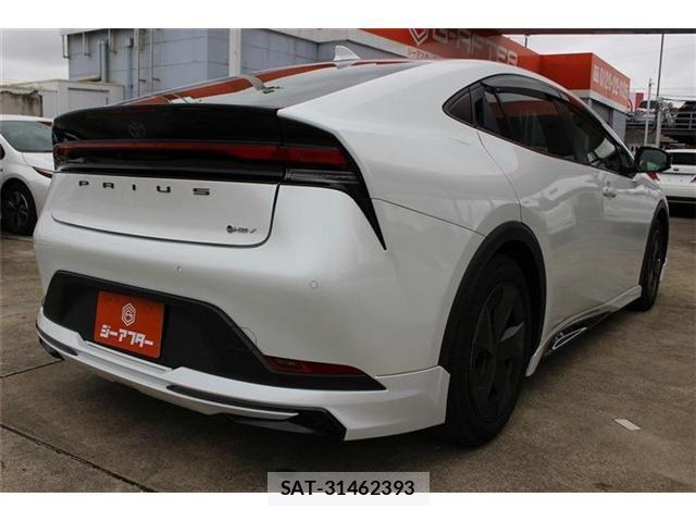 Toyota PRIUS 2023-06 7456859-12