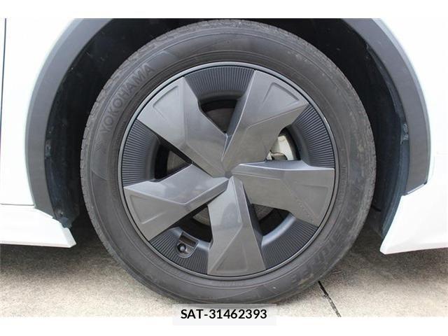 Toyota PRIUS 2023-06 7456859-14