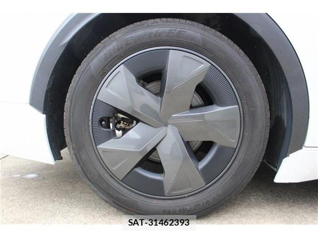 Toyota PRIUS 2023-06 7456859-15