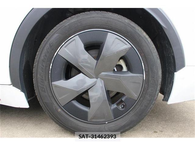 Toyota PRIUS 2023-06 7456859-16