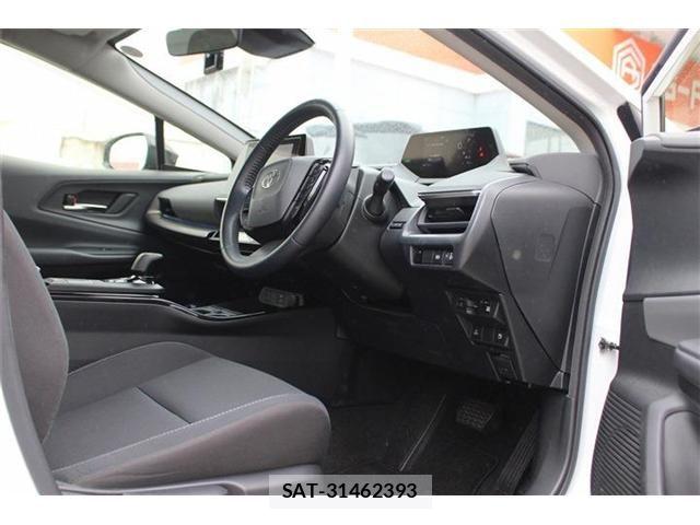 Toyota PRIUS 2023-06 7456859-22