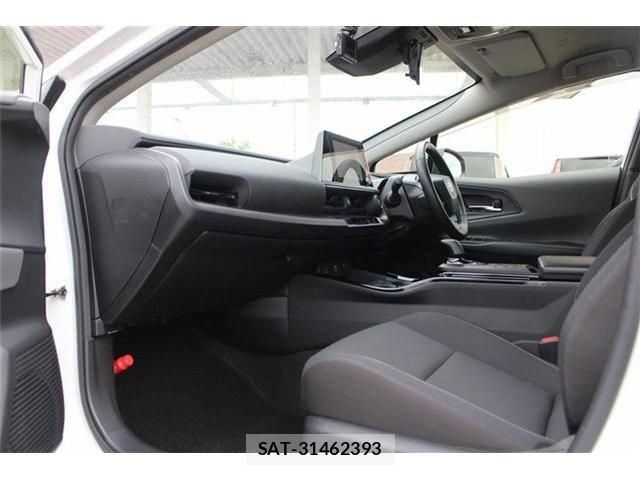 Toyota PRIUS 2023-06 7456859-28
