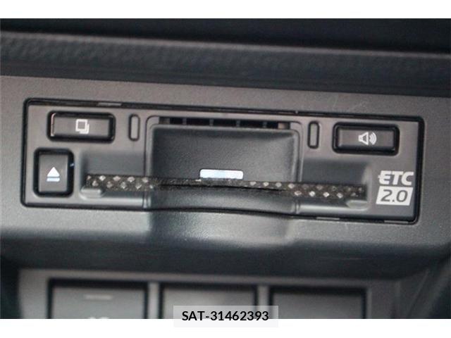 Toyota PRIUS 2023-06 7456859-5