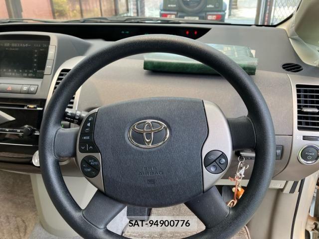 Toyota PRIUS 2006-02 7456954-16