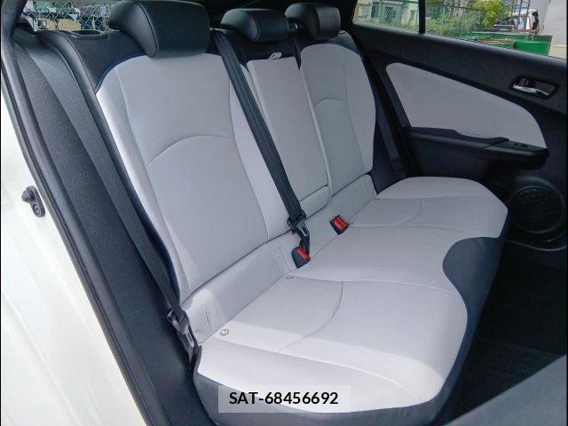 Toyota PRIUS 2018-06 7456886-11