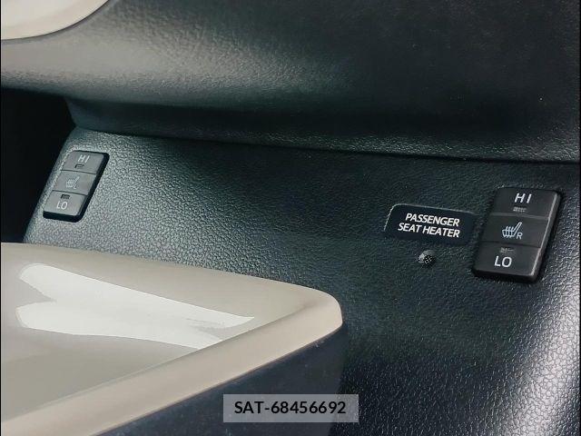Toyota PRIUS 2018-06 7456886-17