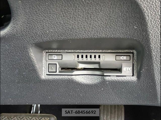 Toyota PRIUS 2018-06 7456886-18