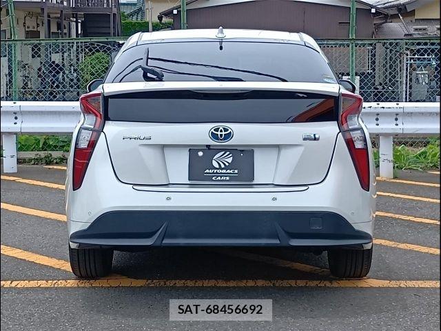 Toyota PRIUS 2018-06 7456886-4