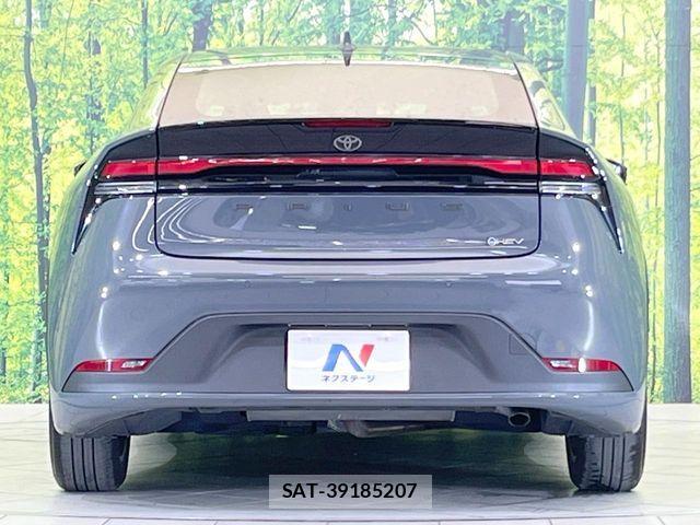 Toyota PRIUS 2023-04 7456860-14
