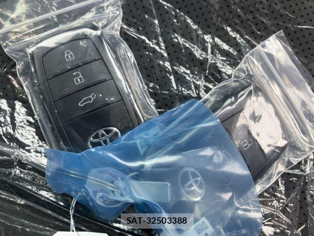 Toyota PRIUS 2026-05 7456820-26