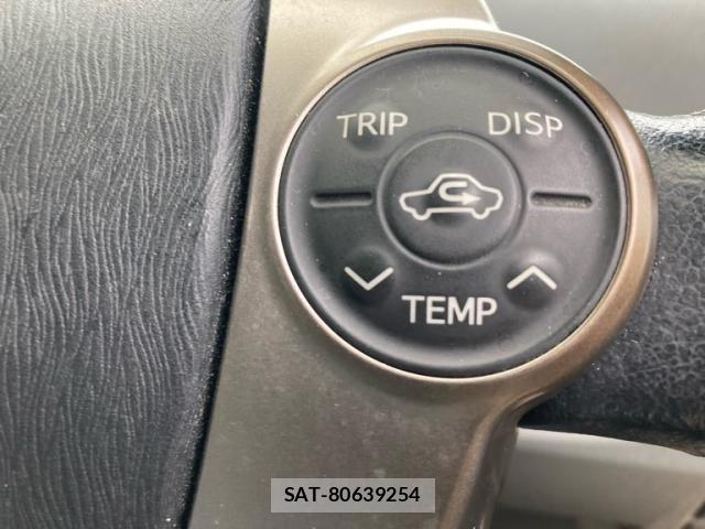 Toyota PRIUS 2011-11 7456977-16