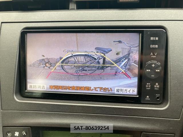 Toyota PRIUS 2011-11 7456977-21