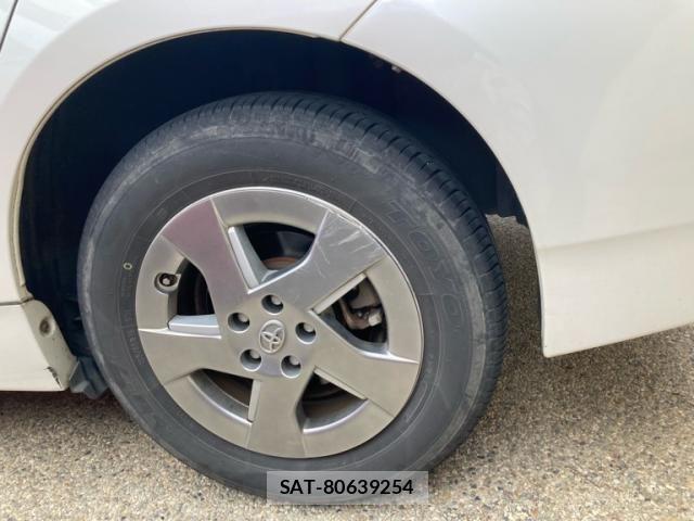 Toyota PRIUS 2011-11 7456977-4