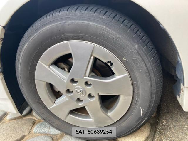 Toyota PRIUS 2011-11 7456977-5