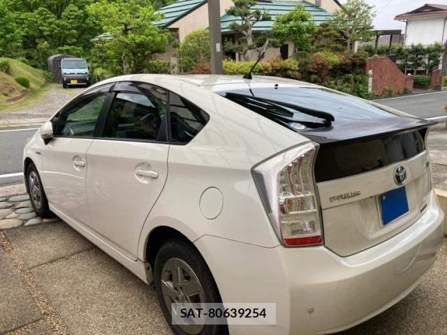 Toyota PRIUS 2011-11 7456977-6