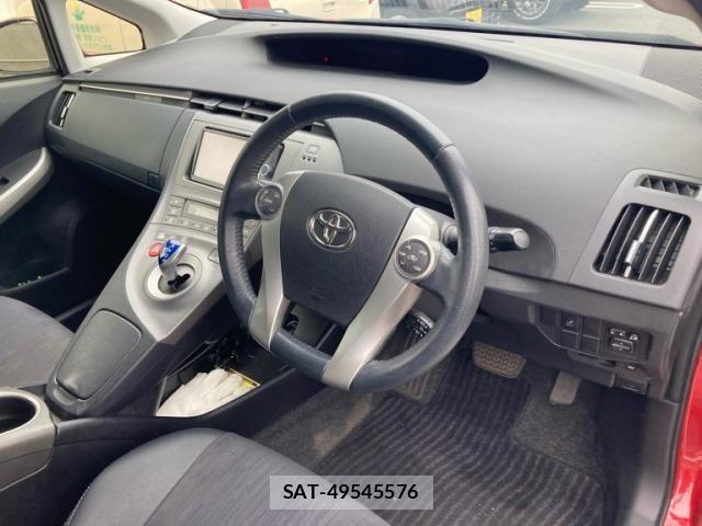 Toyota PRIUS 2013-09 7456952-11