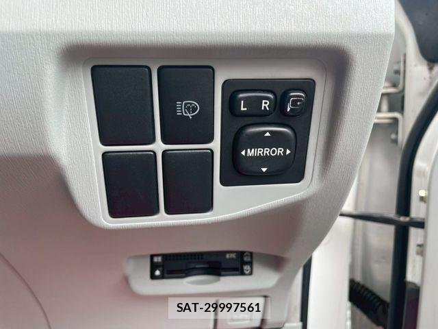 Toyota PRIUS 2011-03 7456935-10