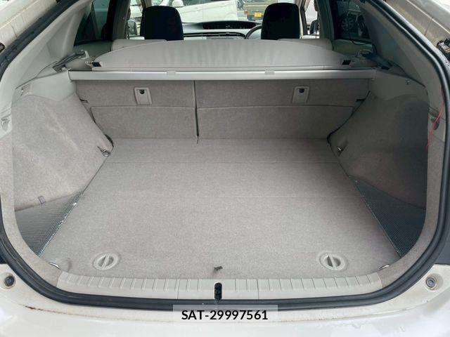 Toyota PRIUS 2011-03 7456935-12