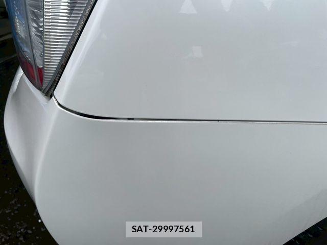 Toyota PRIUS 2011-03 7456935-16