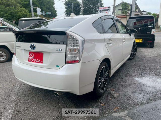 Toyota PRIUS 2011-03 7456935-1