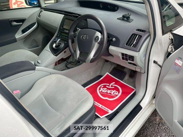 Toyota PRIUS 2011-03 7456935-4