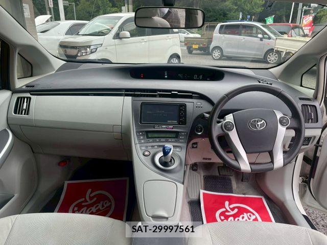 Toyota PRIUS 2011-03 7456935-6
