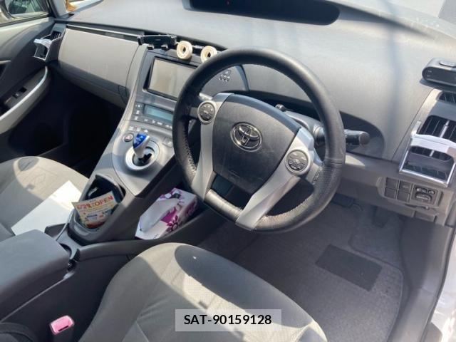 Toyota PRIUS 2010-07 7456934-13