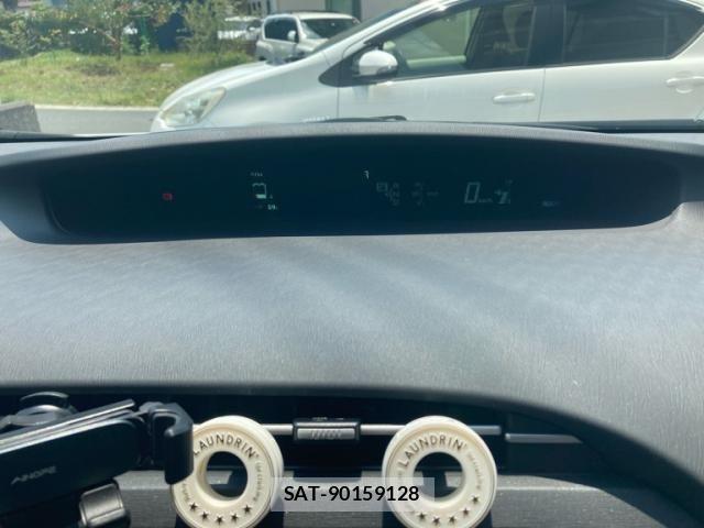Toyota PRIUS 2010-07 7456934-24